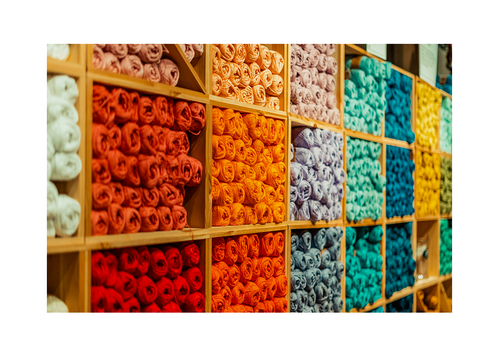 Contact the best yarn weaving machine manufacturer in India - Paramount Looms